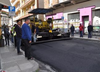 Aσφαλτόστρωσης σήμερα στην οδό Σουλίου, αύριο στην οδό Τσικνιά