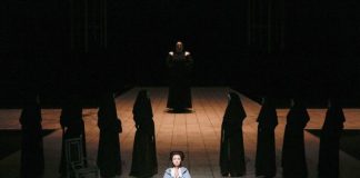 «Διάλογοι Καρμηλιτισσών»: Live από τη Νέα Υόρκη στο ΔΗΠΕΘΕ Αγρινίου