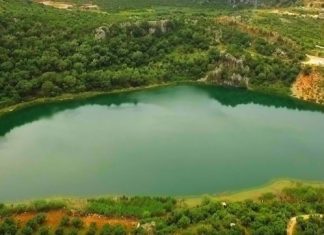 H λίμνη Κομήτη