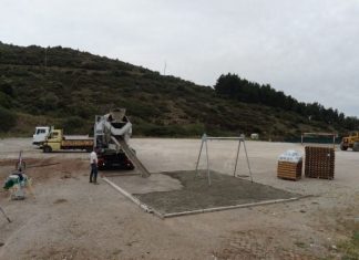 Τοποθετούνται 15 νέες παιδικές χαρές στον Δήμο Ναυπακτίας