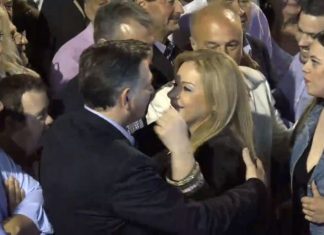 – Mαζί στη Βουλή, ΠΑΣΟΚ εγώ, ΣΥΡΙΖΑ εσύ…!!!