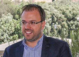 Υποψήφιος για την τιμητική διάκριση «Φώτης Κουβέλης» ο Θανάσης Θεοχαρόπουλος