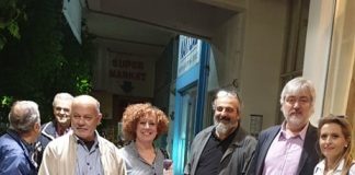 Περιοδεία Καραμητσόπουλου σε καταστήματα της οδού Παπαστράτου