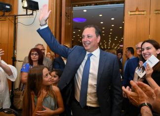 Ανοιχτή ομιλία του Σπήλιου Λιβανού στην πλατεία Δημάδη στο Αγρίνιο