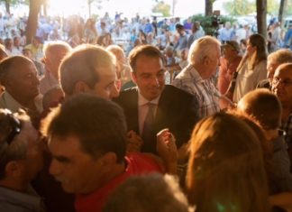 Πλήθος κόσμου στην προεκλογική ομιλία του Θανάση Παπαθανάση στη Ναύπακτο