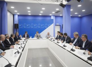 Στο πρώτο άτυπο «Συμβούλιο των Περιφερειαρχών» του Μητσοτάκη ο Νεκτ. Φαρμάκης