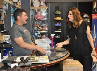 Επίσκεψη της Γ. Μπόκα σε καταστήματα του Αγρινίου