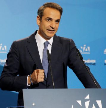 Ο προβληματισμός Μητσοτάκη από το κλίμα στις περιοδείες του