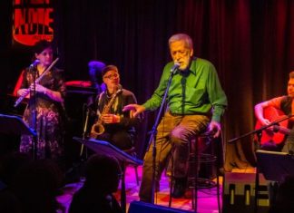 Συναυλία με τους «Χειμερινούς Κολυμβητές» στον Ελληνίς