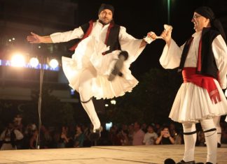 Με ελληνική βραδιά ξεκίνησε το Διεθνές Φεστιβάλ Παραδοσιακών Χορών