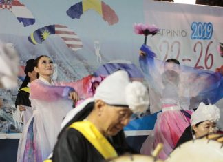 Εντυπωσιακά ολοκληρώθηκε το Διεθνές Φεστιβάλ Παραδοσιακών Χορών στο Αγρίνιο