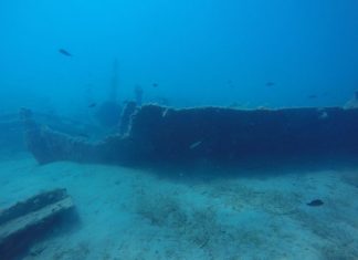 Εικόνες από ναυάγιο του βοηθητικού πλοίου “ΠΛΕΙΑΣ” στην Κάτω Βασιλική