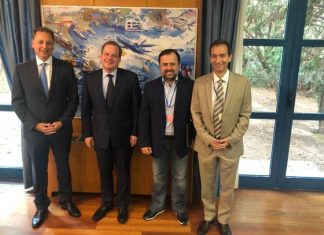 – Παπαναστασίου καλέσαμε;