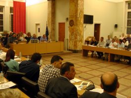 Η εποχή που οι οικονομικά αδυνατούντες «προτείνονται»