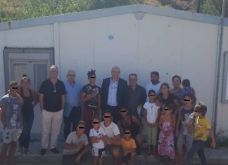 Στον οικισμό των Ρομά ο Δήμαρχος Ναυπακτίας Βασίλης Γκίζας