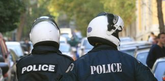 Δολοφονία στην Αμφιλοχία: Το θύμα κάλεσε στο ΑΤ, αλλά διέκοψε την κλήση χωρίς να δώσει στοιχεία, λέει η ΕΛ.ΑΣ.