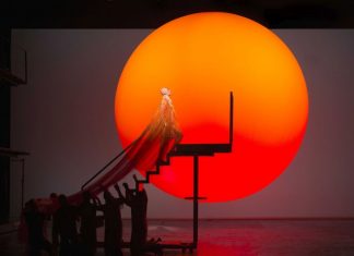 Η σύγχρονη όπερα «Ακένατον» live από τη Νέα Υόρκη στο ΔΗΠΕΘΕ Αγρινίου