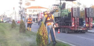 Eργασίες καθαρισμού στην εθνική οδό στην είσοδο του Αγρινίου