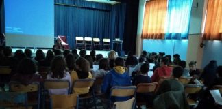 Η Φιλοζωική Οργάνωση Αγρινίου συζητά με μαθητές του 5ου Γυμνασίου