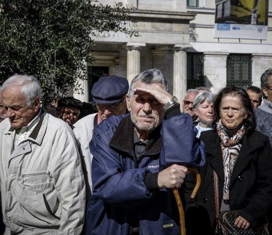 Εισφορά 6% υπέρ πεθαμένων – 220 εκατομμύρια ευρώ ετησίως το χαράτσι για χήρες και ορφανά
