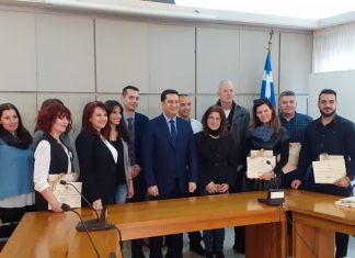 Ο δήμος Αγρινίου βράβευσε τις ομορφότερες χριστουγεννιάτικες βιτρίνες