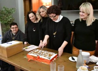 Έκοψε την πίτα της η “Γλυκιά Οικογένεια”