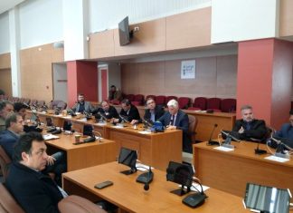 Σύσκεψη δημάρχων και ειδικών υπό τον Περιφερειάρχη για τον κορονοϊό