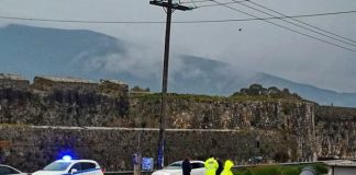 Έλεγχοι της Αστυνομίας στην Πλωτή Γέφυρα «Αγία Μαύρα»