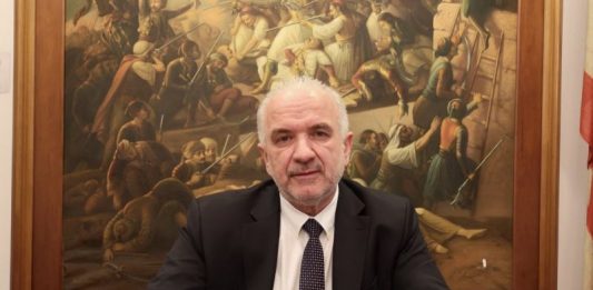 Το Υπουργείο εκτελεί, από… την Περιφέρεια ζητά ο Λύρος εξηγήσεις