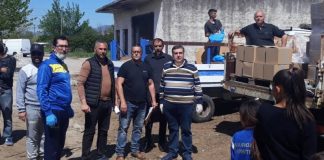 Υγειονομικό υλικό και τρόφιμα διανεμήθηκαν σε οικισμούς Ρομά στο Αγρίνιο