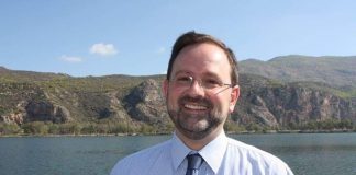 Ν. Κοροβέσης: «Ανακούφιση για χιλιάδες επαγγελματίες η ΚΥΑ για τις παραχωρήσεις σε παραλίες»