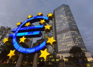 Καρλσρούη εναντίον Φρανκφούρτης και στη μέση η Ενωμένη Ευρώπη