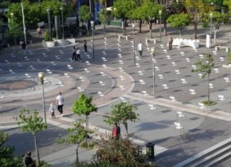 «Άδειες καρέκλες» στο Αγρίνιο για την εστίαση