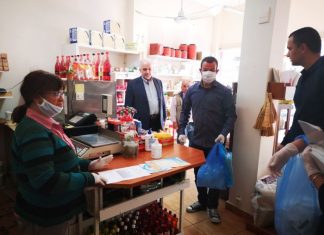 Διανομή υγειονομικού υλικού σε καταστήματα του Μεσολογγίου σε συνεργασία με τον Εμπορικό Σύλλογο