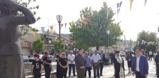 Κατάθεση στεφάνων στο μνημείο «Μικρασιατών και Ποντίων Προσφύγων»