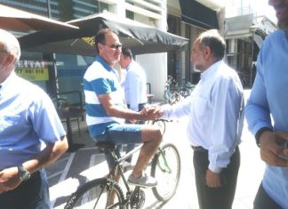 Τι γυρεύει η “αλεπού” στο “παζάρι”;