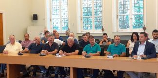 Μεγάλη συμμετοχή στη σύσκεψη για τα οξυμένα προβλήματα των αγροτών και κτηνοτρόφων