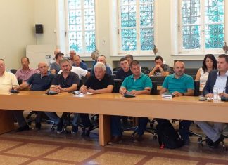 Μεγάλη συμμετοχή στη σύσκεψη για τα οξυμένα προβλήματα των αγροτών και κτηνοτρόφων