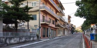 Αμφιλοχία: Ξεκίνησαν οι εργασίες αποκατάστασης του οδοστρώματος στην είσοδο της πόλης