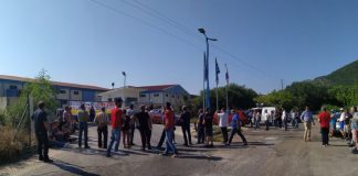 Μαζική η απεργιακή συγκέντρωση στο «Νηρέα»