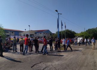 Μαζική η απεργιακή συγκέντρωση στο «Νηρέα»