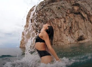 Με σποτ για τον τουρισμό και όχι με σταυρωμένα τα χέρια