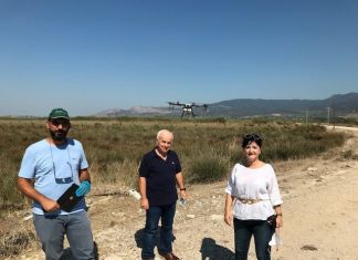 Κάτσε κάτω από το drone!