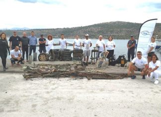 Καθαρίστηκε από εθελοντές ο βυθός του λιμανιού της Αμφιλοχίας