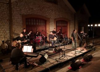 Με μεγάλη επιτυχία το αφιέρωμα στο Θάνο Μικρούτσικο στο Μεσολόγγι