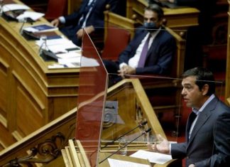 Παίρνει τα… ρίσκα του και αποκαλύπτεται