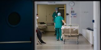 Λύση για τη μεταφορά ασθενών με covid με «εντέλλεσθαι»