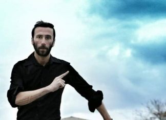 Μαθήματα Σύγχρονου Χορού και Αυτοσχεδιασμού με τον Γιάννη Παπακαμμένο στο “Μικρό Θέατρο”