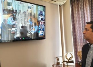 Κάθονται προσοχή στο Μητσοτάκη και από τηλεδιασκέψεως !