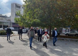 Κατέθεσε στεφάνι για το Πολυτεχνείο ο ΣΥΡΙΖΑ στο Αγρίνιο